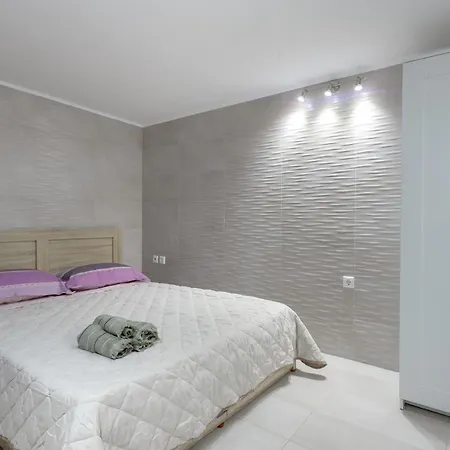 Parko Apartment